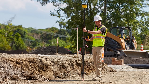 ccfs-siteworks-machine-guidance-surveying-onsite-631x354